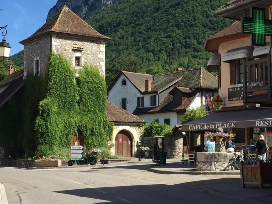 Bel Appartement Au Calme A 5 Minutes Du Village Menthon-Saint-Bernard Zewnętrze zdjęcie